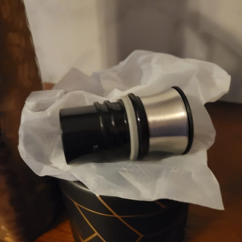 BNIB Brumate Rehydration Gold Leopard Water Bottle - Picture 2 of 3